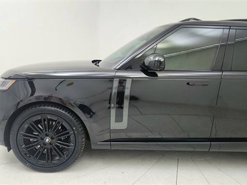 Used 2024 Land Rover Range Rover Long Wheelbase SE image 9