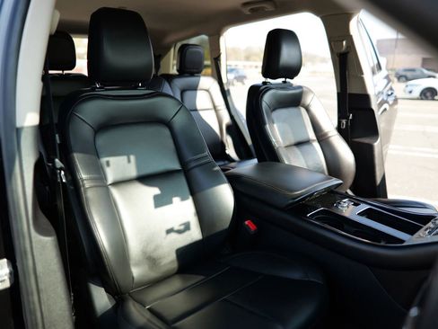 Used 2023 Lincoln Aviator AWD image 26