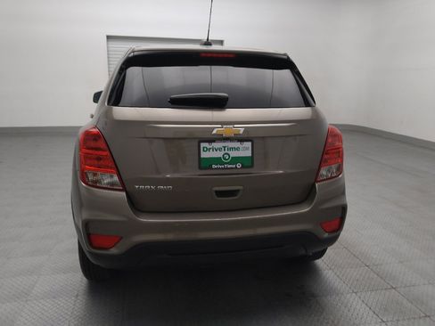 Used 2022 Chevrolet Trax LS w/ Tint and Cruise Package AWD/4WD image 6