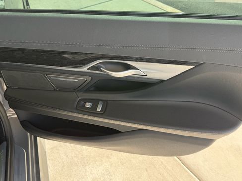 Used 2022 BMW 740i w/ M Sport Package image 23