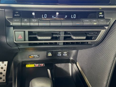 Used 2025 Toyota Camry SE FWD image 16