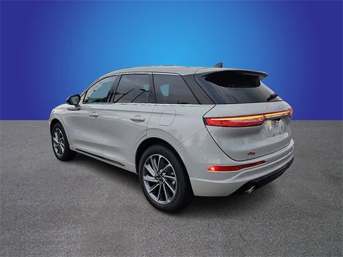 New 2024 Lincoln Corsair Grand Touring image 4