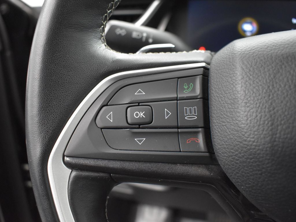 Used 2022 Jeep Grand Cherokee L Laredo w/ Luxury Tech Group I AWD/4WD image 10