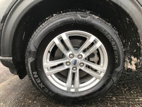 Used 2023 Ford Explorer XLT image 21