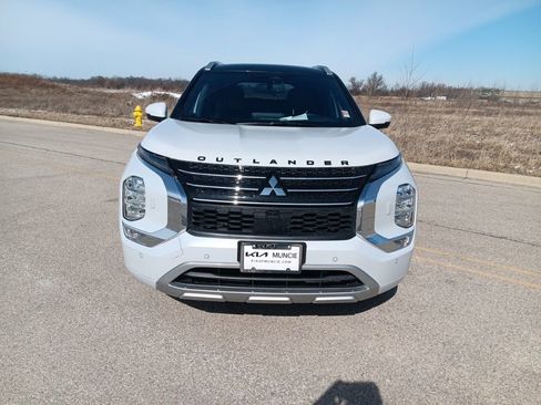 Used 2023 Mitsubishi Outlander SEL 40th Anniversary image 4