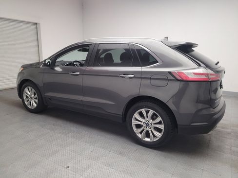 Used 2019 Ford Edge Titanium FWD image 3