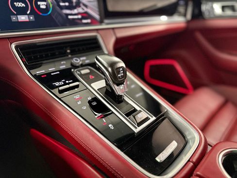 Used 2018 Porsche Panamera 4S w/ Premium Package Plus AWD/4WD image 28