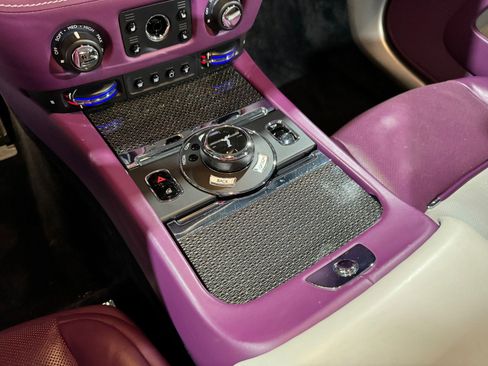 Used 2019 Rolls-Royce Dawn image 31