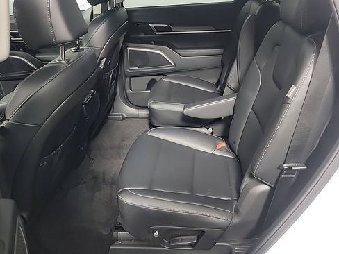 Used 2025 Kia Telluride S AWD/4WD image 18