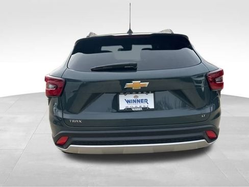 New 2026 Chevrolet Trax LT w/ Sunroof Package image 4