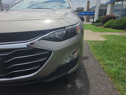 Used 2024 Chevrolet Malibu LT FWD image 10