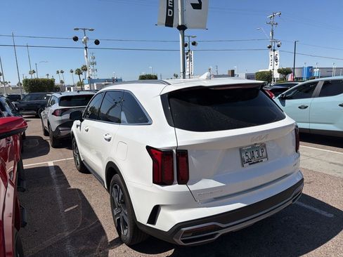 Used 2023 Kia Sorento EX AWD/4WD image 13