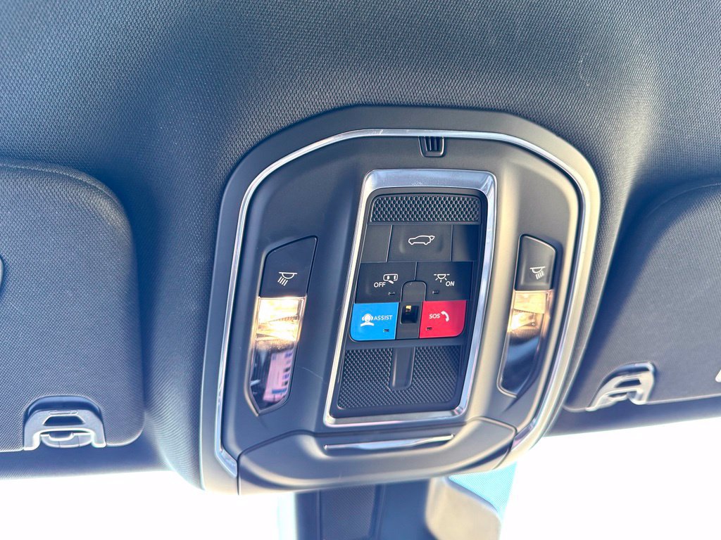Used 2025 Jeep Wagoneer Series II AWD/4WD image 19