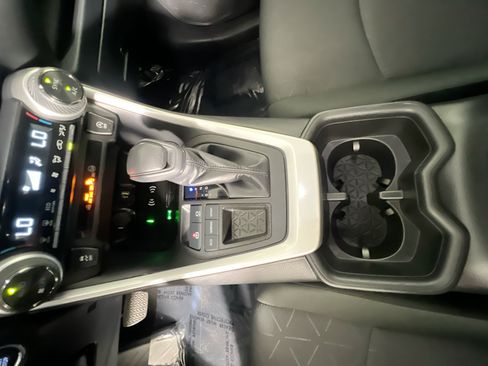 Used 2025 Toyota RAV4 XLE w/ Convenience Package FWD image 25