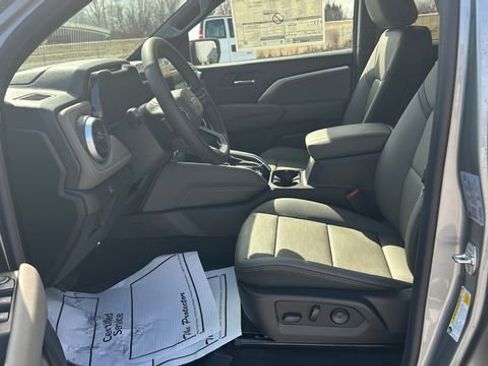 New 2026 Chevrolet Colorado ZR2 AWD/4WD image 15