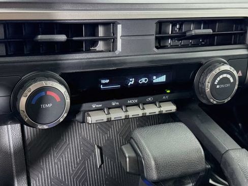 Certified 2025 Toyota 4Runner SR5 AWD/4WD image 17
