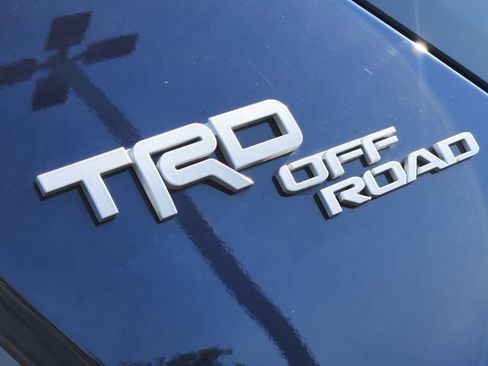 Used 2023 Toyota 4Runner TRD Off-Road Premium w/ Moonroof Package AWD/4WD image 6