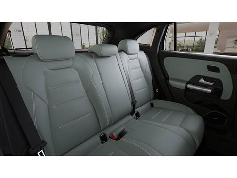 New 2026 Mercedes-Benz GLA 250 4MATIC image 5