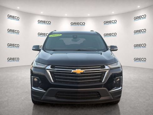 Used 2023 Chevrolet Traverse LT w/ LPO, Cargo Package FWD image 2