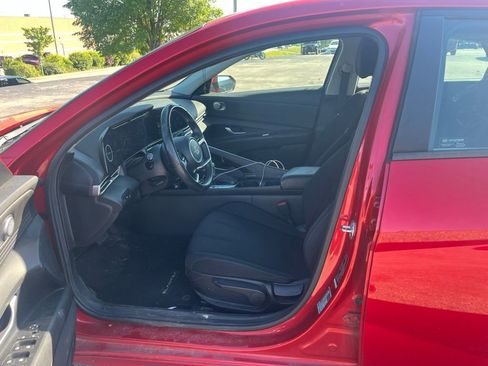 Used 2023 Hyundai Elantra SEL w/ Convenience Package FWD image 6