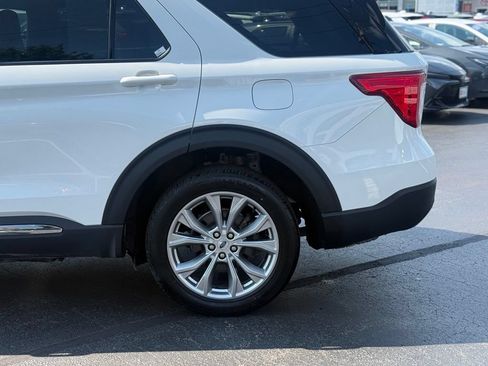 Used 2023 Ford Explorer XLT w/ Equipment Group 202A AWD/4WD image 4