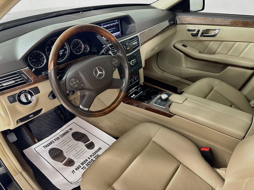 Used 2013 Mercedes-Benz E 350 4MATIC Sedan image 9