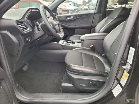 Used 2025 Ford Escape ST-Line image 10