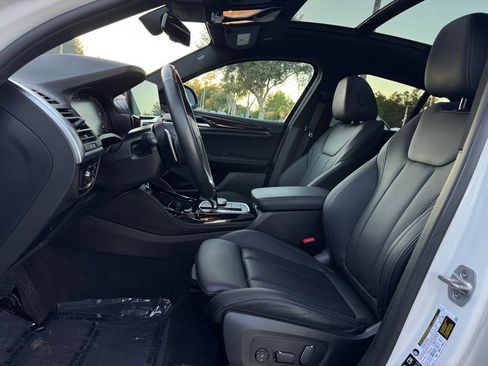 Used 2024 BMW X4 xDrive30i w/ Parking Assistance Package image 15