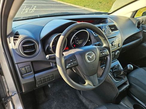 Used 2013 MAZDA MAZDA5 Sport image 17