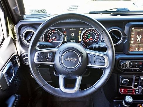 Used 2022 Jeep Wrangler Unlimited Rubicon w/ LED Lighting Group AWD/4WD image 23