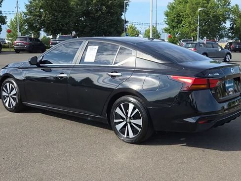 Used 2022 Nissan Altima 2.5 SV FWD image 6