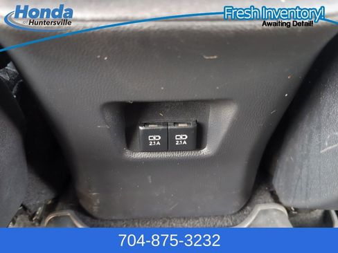 Used 2019 Toyota RAV4 XLE Premium image 19