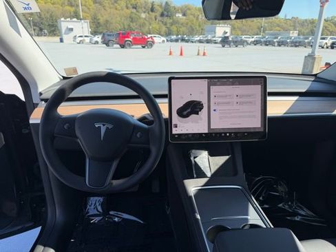 Used 2024 Tesla Model Y Long Range image 13
