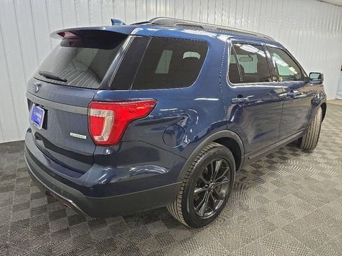 Used 2017 Ford Explorer XLT w/ Equipment Group 202A FWD image 10