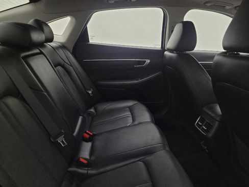 Used 2022 Hyundai Sonata Limited w/ Preferred Accessory Package image 19