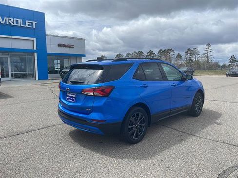 Used 2024 Chevrolet Equinox RS AWD/4WD image 2