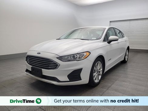 Used 2019 Ford Fusion SE image 1