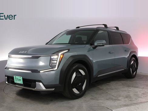 Used 2024 Kia EV9 Wind AWD/4WD image 2