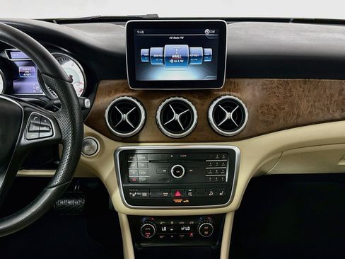 Used 2016 Mercedes-Benz GLA 250 4MATIC image 27