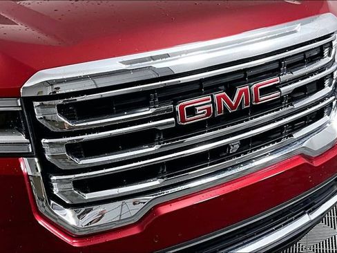 Used 2021 GMC Acadia SLT w/ Technology Package FWD image 31