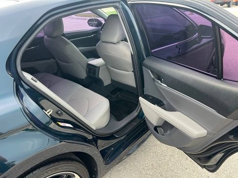 Used 2018 Toyota Camry XSE FWD image 15
