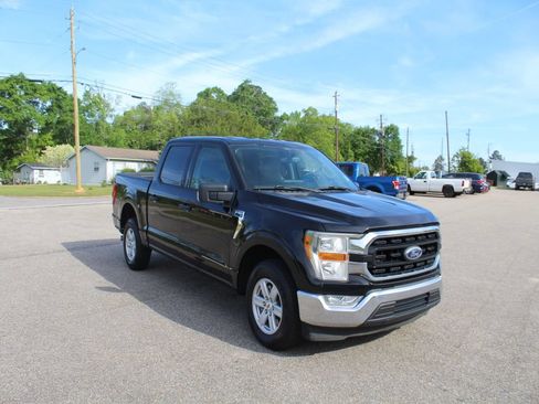 Used 2021 Ford F150 XLT w/ Equipment Group 301A Mid RWD image 3