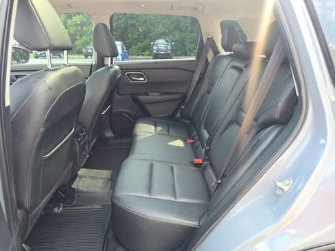 Used 2021 Nissan Rogue SL FWD image 12