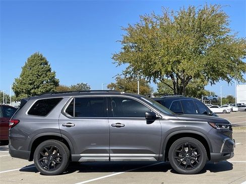 New 2025 Honda Pilot Touring image 3