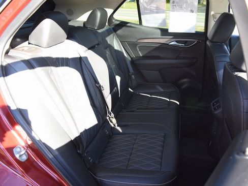 Used 2023 Buick Envision Avenir AWD/4WD image 29