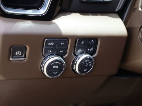 Used 2022 GMC Sierra 1500 Denali w/ Technology Package AWD/4WD image 27