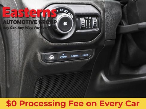 Used 2021 Jeep Wrangler Unlimited Sahara w/ Cold Weather Group AWD/4WD image 23