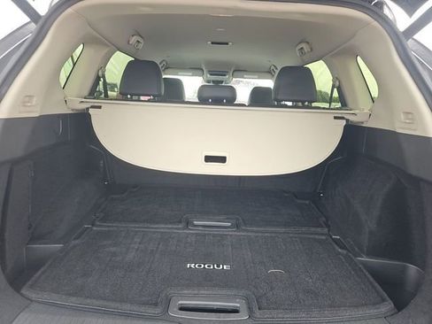 Used 2025 Nissan Rogue SL FWD image 11