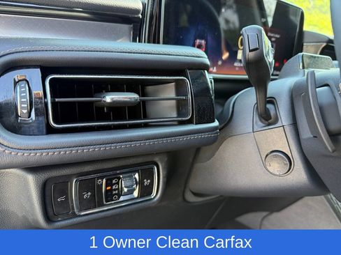 Used 2025 Lincoln Aviator 2WD image 19
