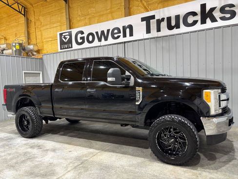 Used 2017 Ford F250 XLT AWD/4WD image 3